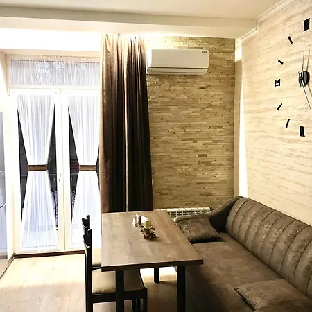 тиха з балконом в центрі біля оперного театру! Lviv