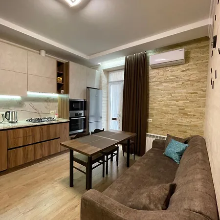 тиха з балконом в центрі біля оперного театру! Apartman Lviv
