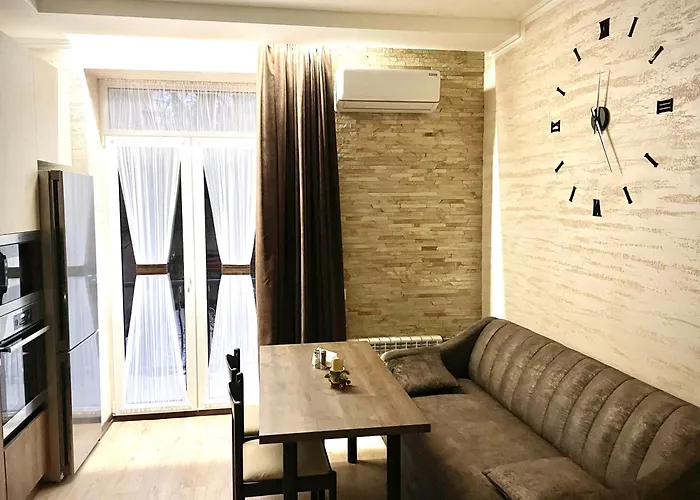 тиха з балконом в центрі біля оперного театру! לבוב