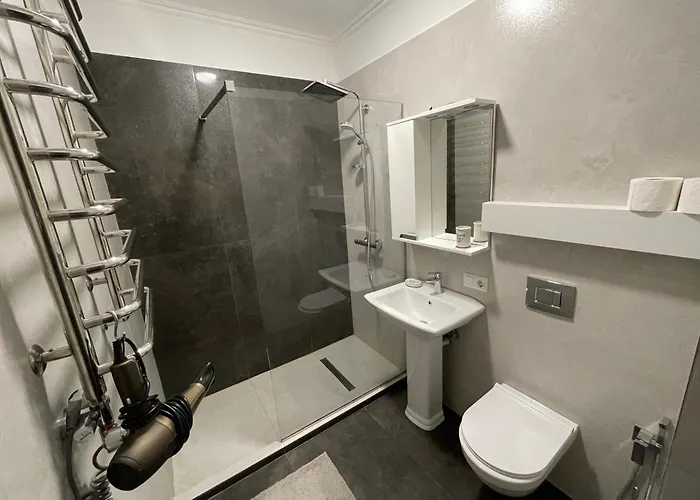 тиха з балконом в центрі біля оперного театру! Leópolis