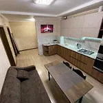 тиха з балконом в центрі біля оперного театру! Apartman