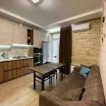 тиха з балконом в центрі біля оперного театру! Apartman Lviv