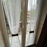 Apartman тиха з балконом в центрі біля оперного театру!