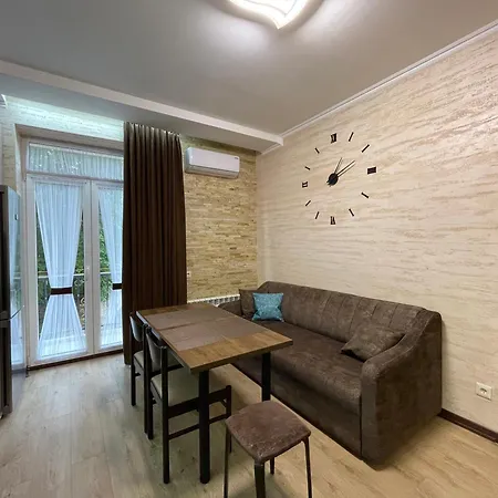 тиха з балконом в центрі біля оперного театру! * Lviv