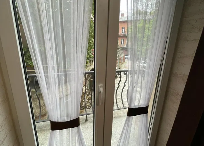 Apartment тиха з балконом в центрі біля оперного театру!